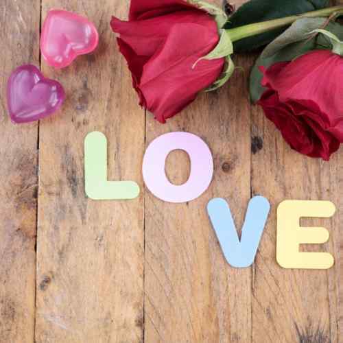 دانلود آهنگ تق و تق در زدم دست پر اومدم با صدای هایده دانلود آهنگ تق و تق در زدم دست پر اومدم با صدای هایده