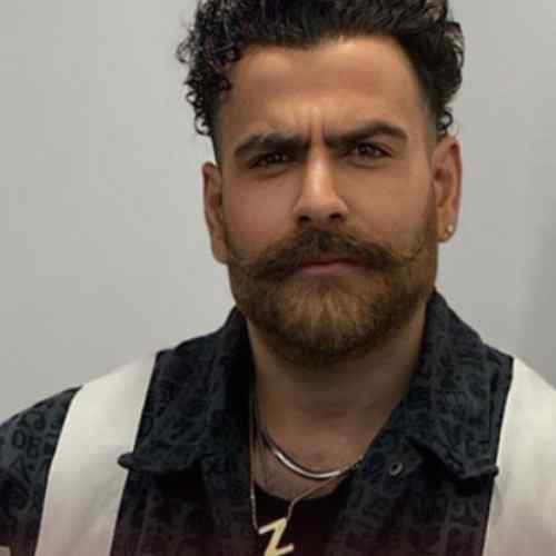 دانلود آهنگ معین زد مشق امشبم هزار دفعه نوشتن از روی اسم توئه دانلود آهنگ معین زد مشق امشبم هزار دفعه نوشتن از روی اسم توئه