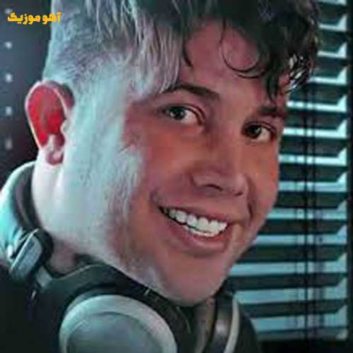 دانلود آهنگ سهم من یه چهار دیواری با عکسای یادگاری